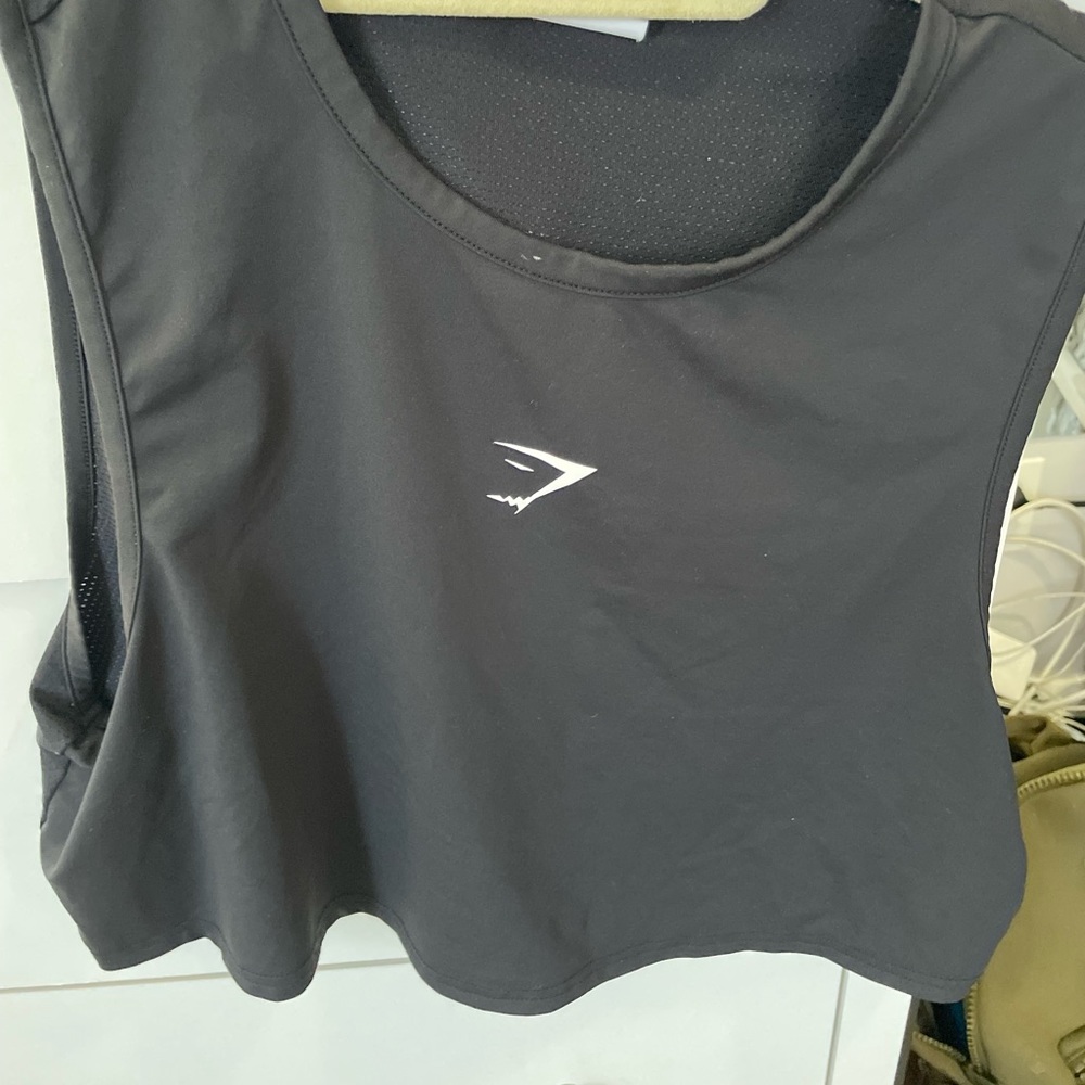 Gym shark crop top